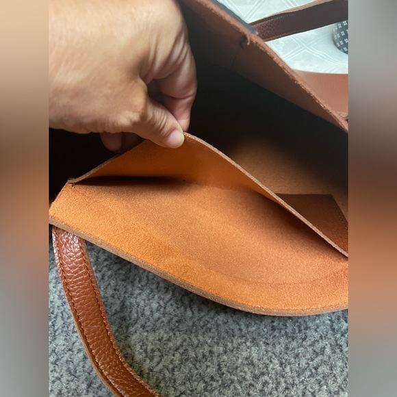 Vince Camuto - Picture 5 of 6